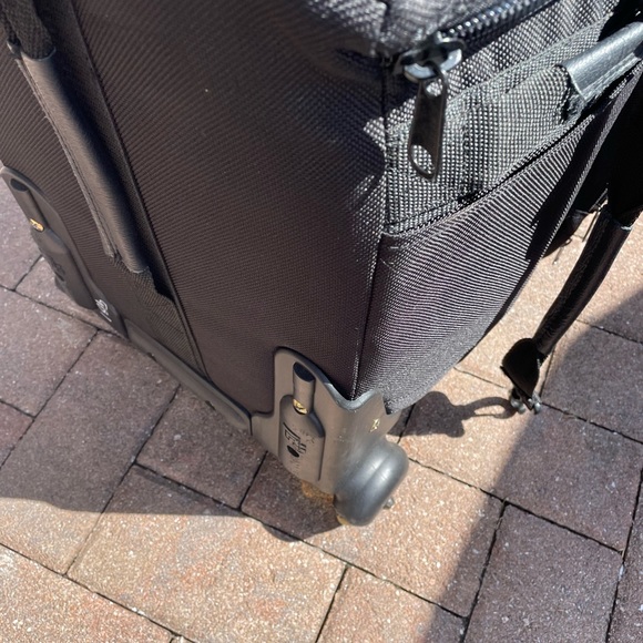 Wine bottle mover - Picture 7 of 13